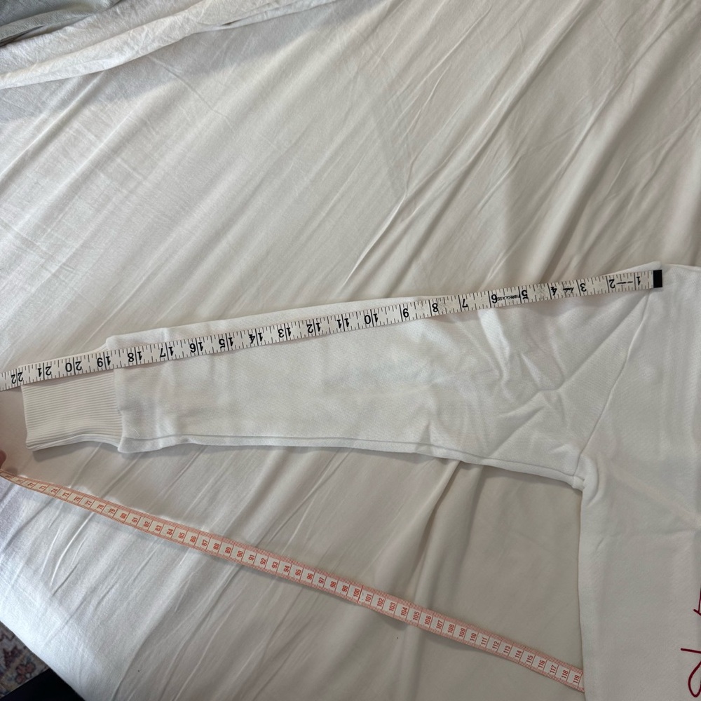 NWT Amour Vert Hands Logo Sweatshirt Size Small - Picture 6 of 6